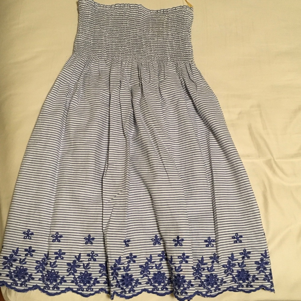 Timing Striped Blue and White Tube Top